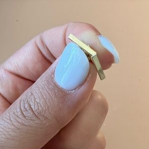 Vrai & Oro Line Studs